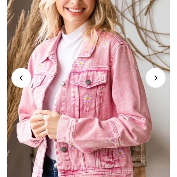 Veveret Daisy Print Button Up Pink Boutique Denim Jacket, Medium - Picture 2 of 15